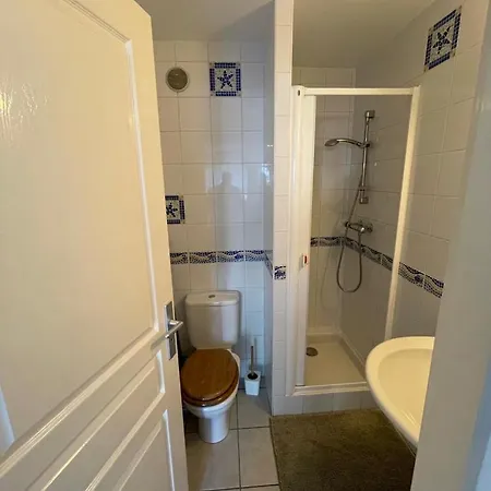 Appartement Ou Studio En Hyper Centre, Pour La Plage Et La Rue Pietonne Il Suffit De Traverser La Rue , Voir La Photo Principale Andernos-les-Bains Exterior foto