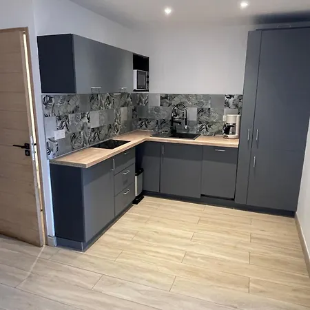 Appartement Ou Studio En Hyper Centre, Pour La Plage Et La Rue Pietonne Il Suffit De Traverser La Rue , Voir La Photo Principale Andernos-les-Bains Exterior foto