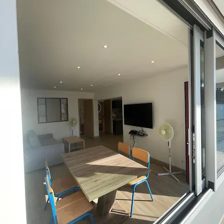 Appartement Ou Studio En Hyper Centre, Pour La Plage Et La Rue Pietonne Il Suffit De Traverser La Rue , Voir La Photo Principale Andernos-les-Bains Exterior foto