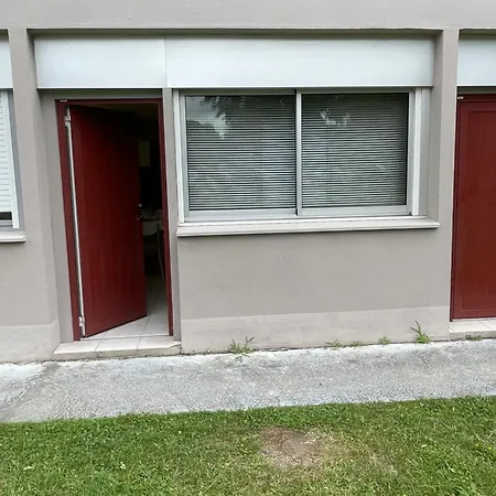 Appartement Ou Studio En Hyper Centre, Pour La Plage Et La Rue Pietonne Il Suffit De Traverser La Rue , Voir La Photo Principale Andernos-les-Bains Exterior foto